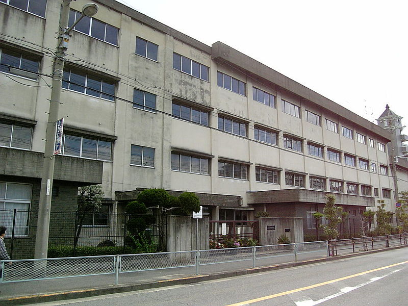 佐堂コーポ 八尾市立久宝寺中学校