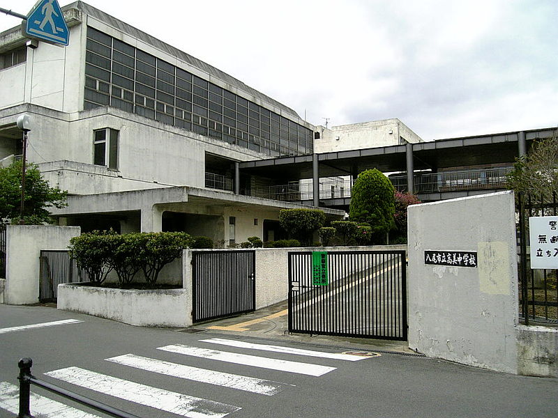 貸店舗・事務所　八尾市 山本町南１丁目　広さ約１６坪　いーすとハイツ 八尾市立高美中学校