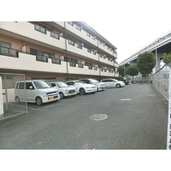 佐堂コーポ 駐車場