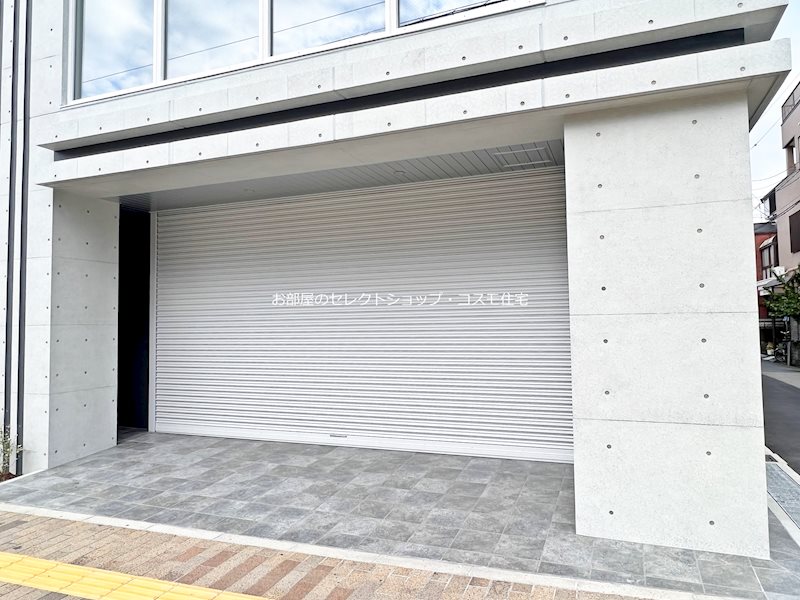 貸店舗・事務所　八尾市 東本町４丁目　広さ約５１坪　ロードサイド　路面店 玄関