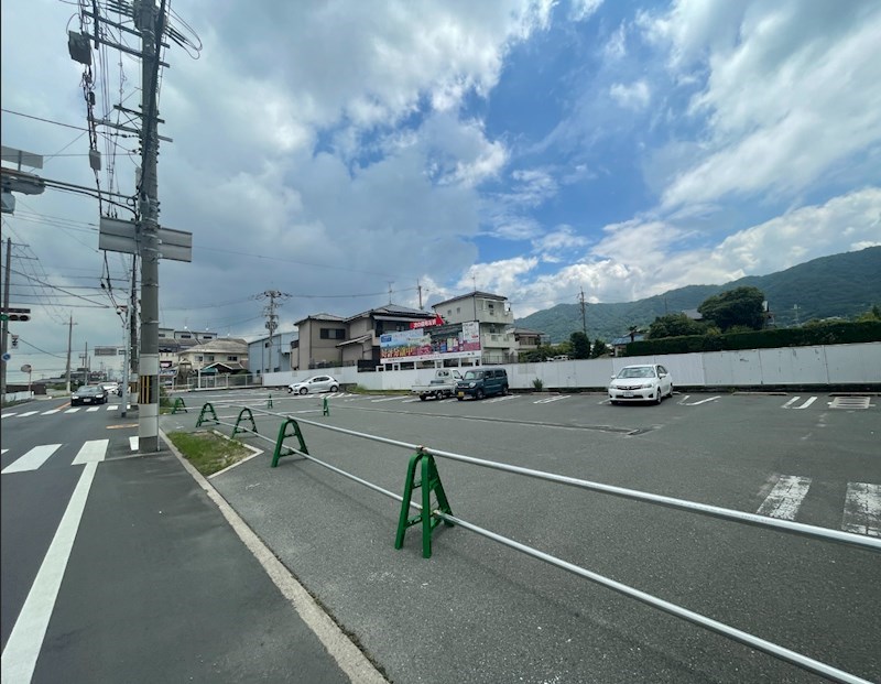 貸店舗・事務所　八尾市 服部川2丁目　広さ約５４坪　平屋建て　前面駐車スペースあり その他
