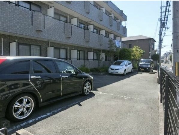ジャルベルデ参番館＊ 駐車場